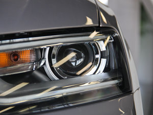 201535 TFSI quattro m ^