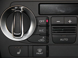 201535 TFSI quattro m п؅^