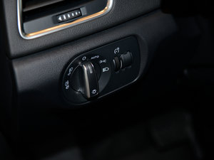 201535 TFSI quattro 300fo п؅^