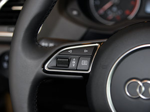 2015款35 TFSI quattro 300万纪念舒享版 中控区