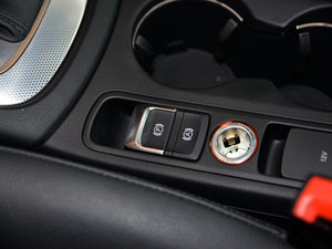 2015款35 TFSI quattro 300万纪念舒享版 驻车制动器