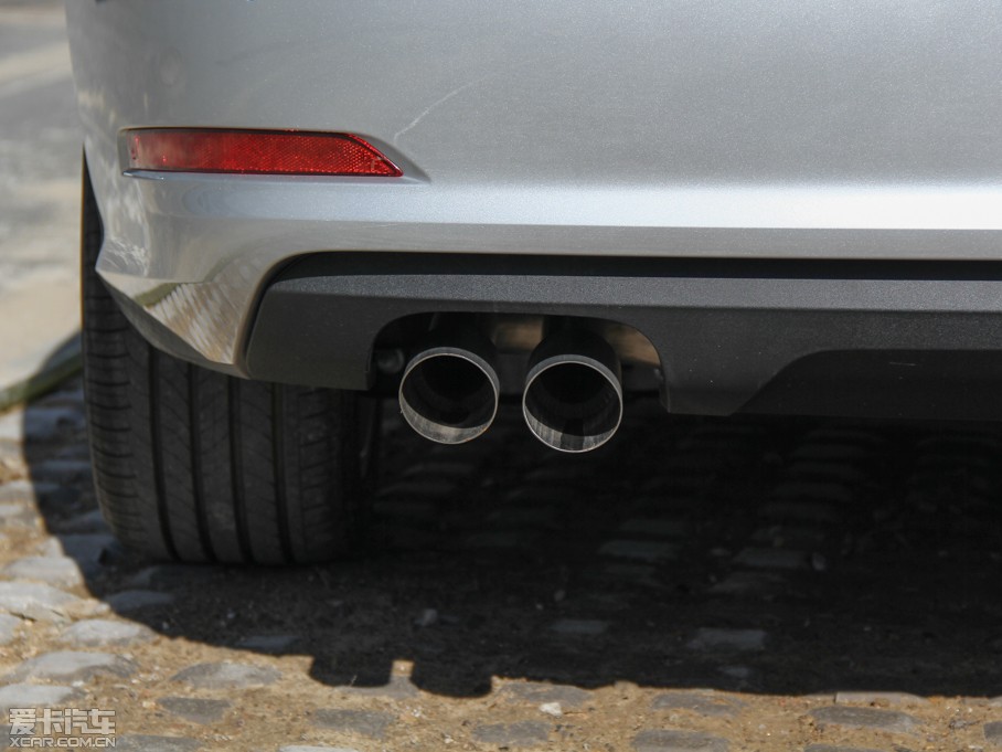 2014?yun)WA3 Limousine 35 TFSI m