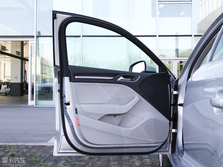 2014WA3 Limousine 35 TFSI m