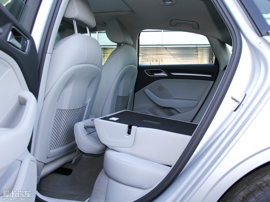 2014?yun)WA3 Limousine 35 TFSI m