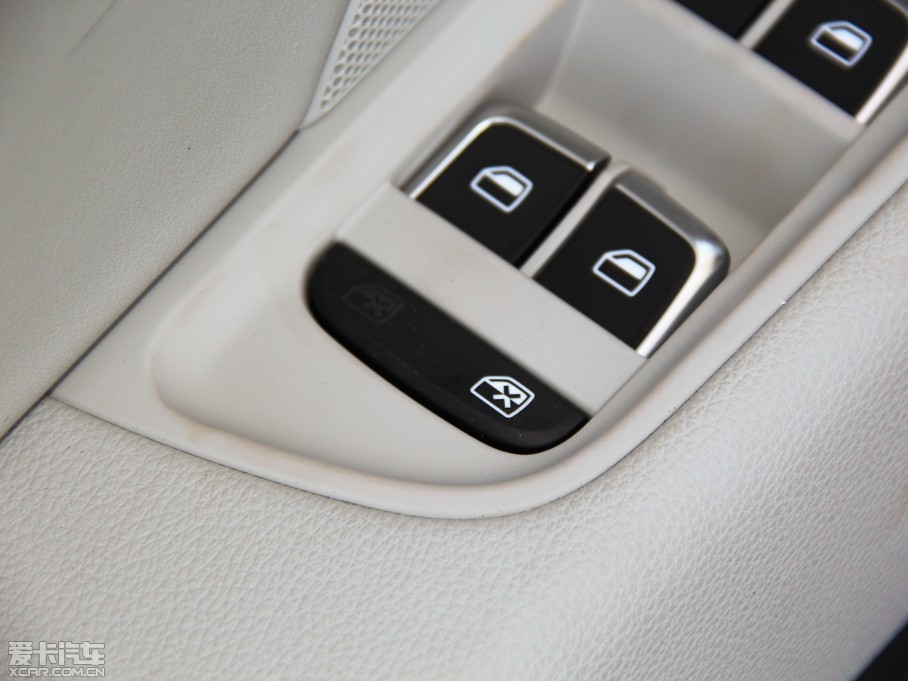 2014?yun)WA3 Limousine 35 TFSI m