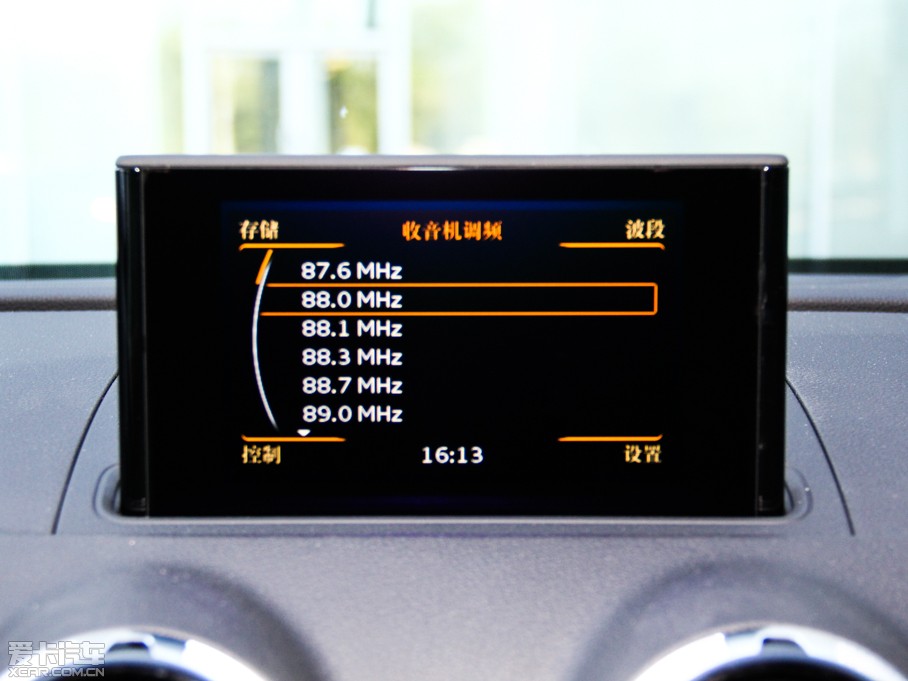 2014?yun)WA3 Limousine 35 TFSI m