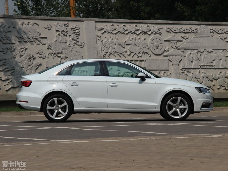 2014WA3 Limousine 35 TFSI m