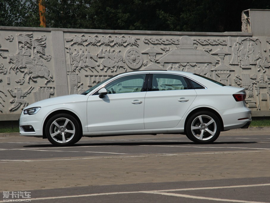 2014WA3 Limousine 35 TFSI m