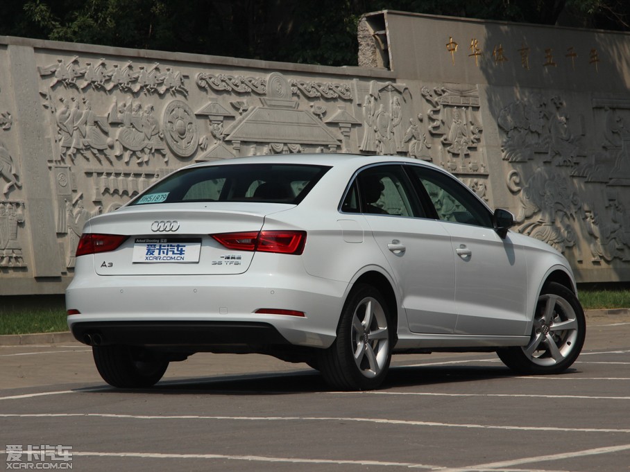 2014WA3 Limousine 35 TFSI m