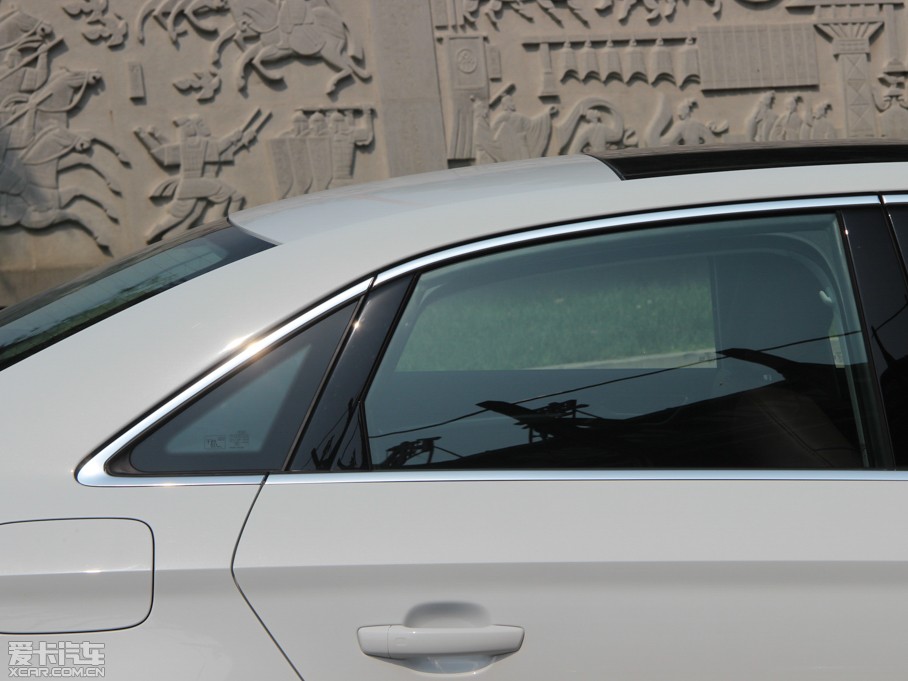 2014?yun)WA3 Limousine 35 TFSI m