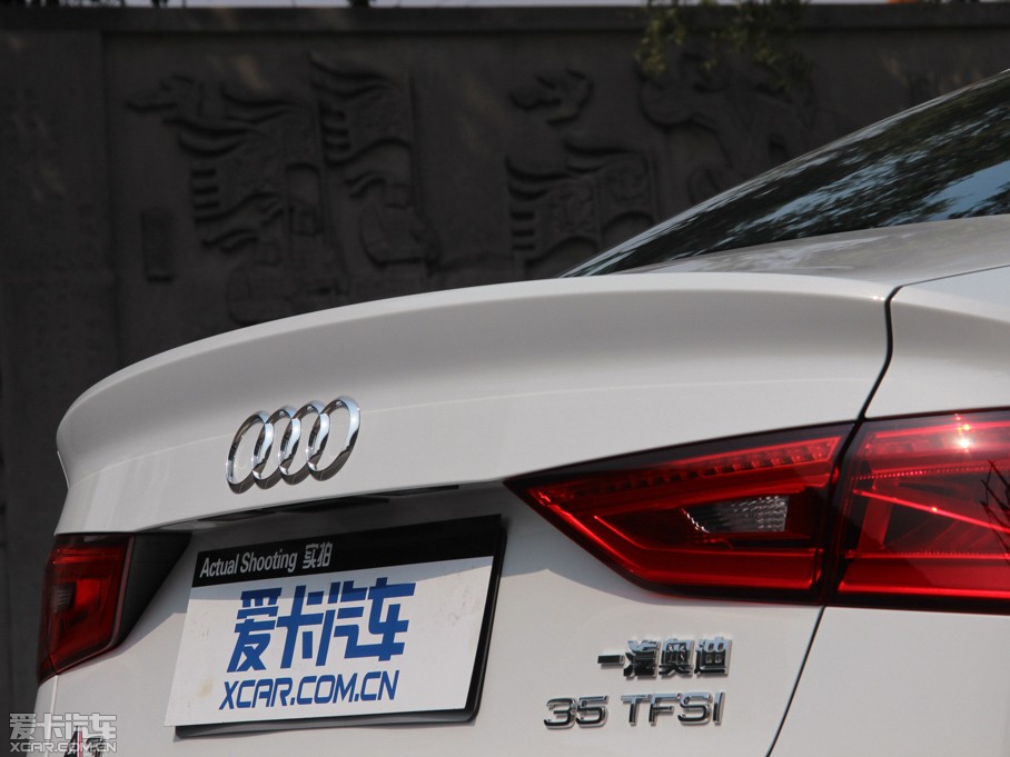 2014?yun)WA3 Limousine 35 TFSI m