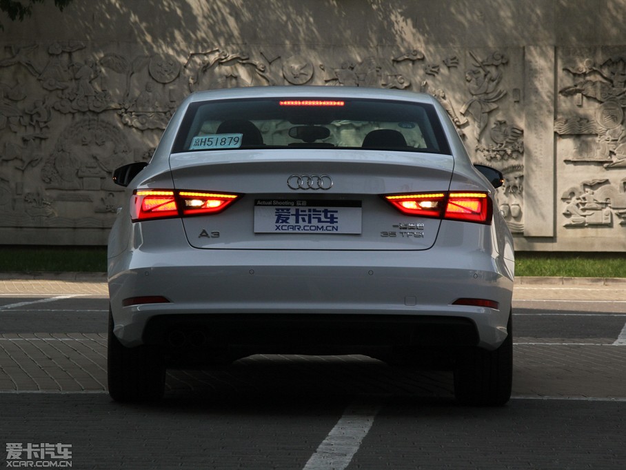 2014?yun)WA3 Limousine 35 TFSI m