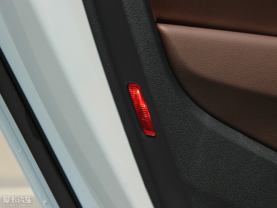 2014?yun)WA3 Limousine 35 TFSI m