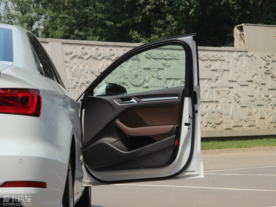 2014WA3 Limousine 35 TFSI m