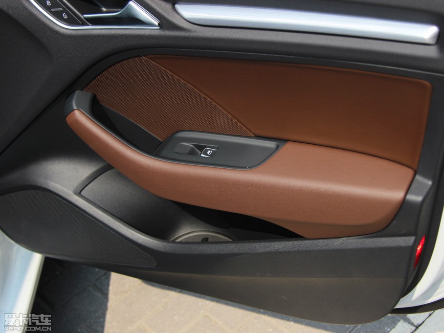 2014?yun)WA3 Limousine 35 TFSI m