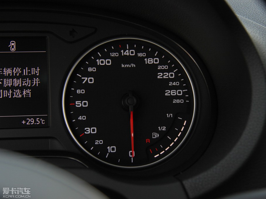 2014?yun)WA3 Limousine 35 TFSI m