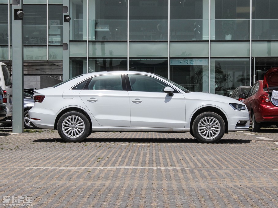 2014WA3 Limousine 35 TFSI r