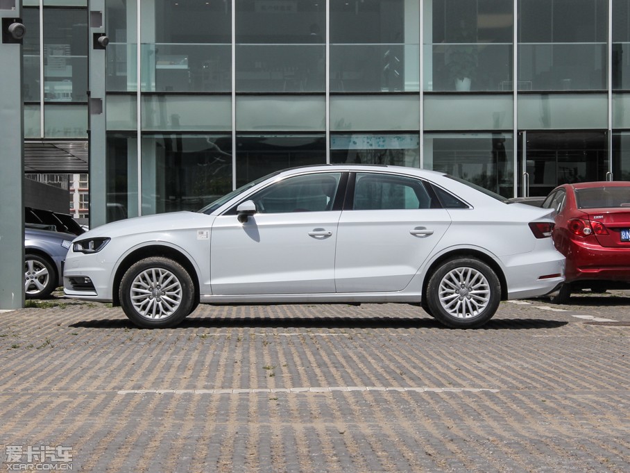 2014WA3 Limousine 35 TFSI r