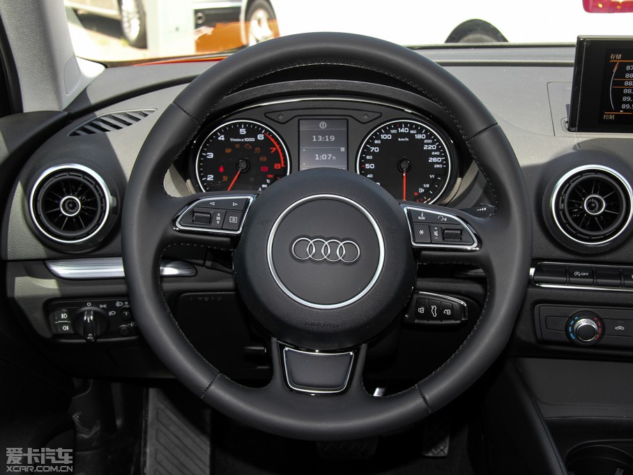 2014WA3 Limousine 35 TFSI r