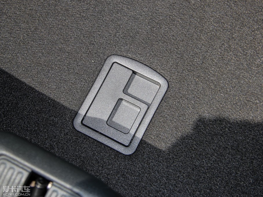 2014?yun)WA3 Limousine 35 TFSI r(sh)