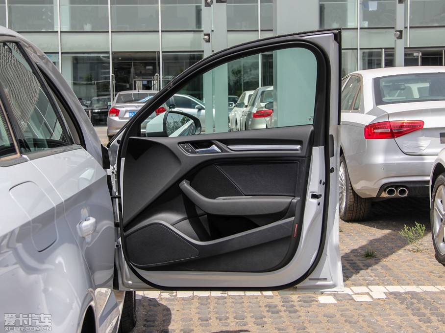 2014?yun)WA3 Limousine 35 TFSI r(sh)