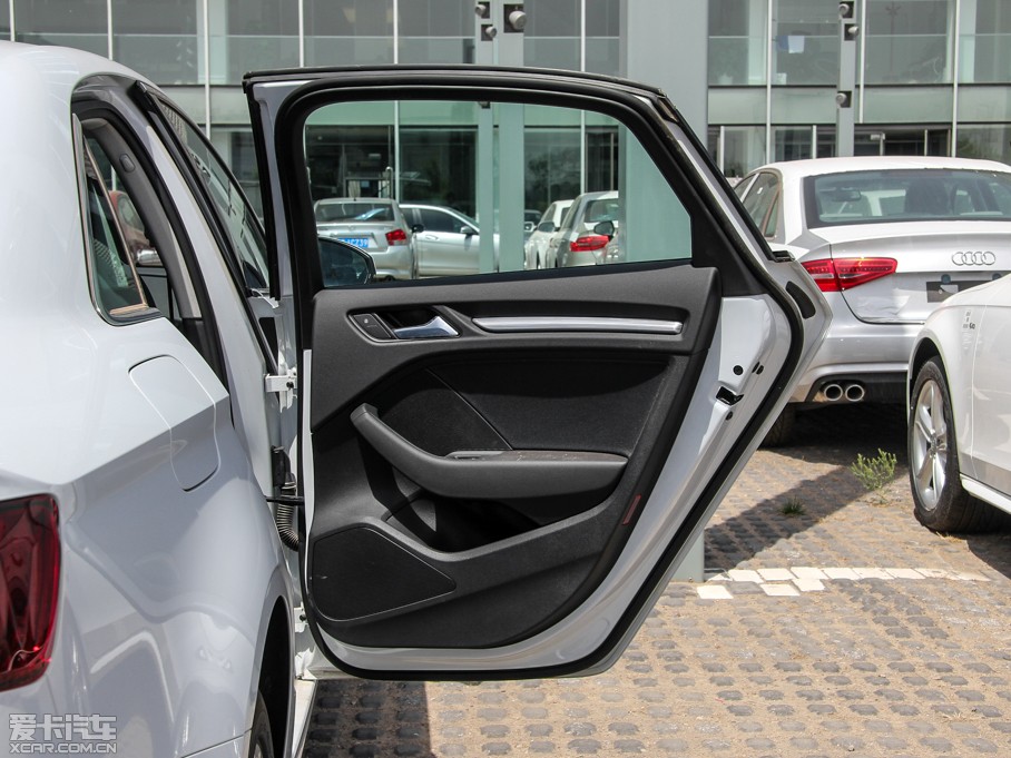 2014WA3 Limousine 35 TFSI r