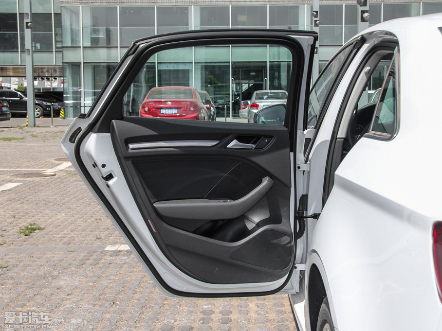 2014WA3 Limousine 35 TFSI r