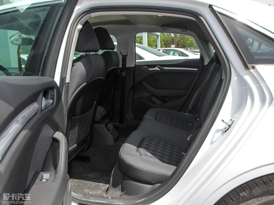 2014WA3 Limousine 35 TFSI r