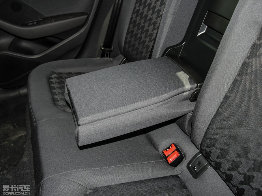 2014?yun)WA3 Limousine 35 TFSI r(sh)