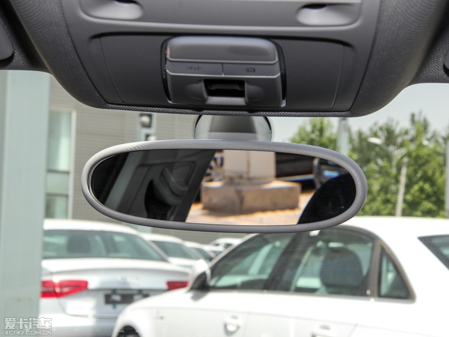 2014?yun)WA3 Limousine 35 TFSI r(sh)