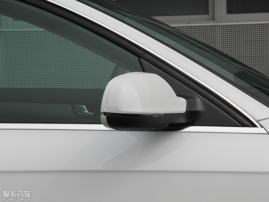 2015WA4L 30 TFSI Ԅm