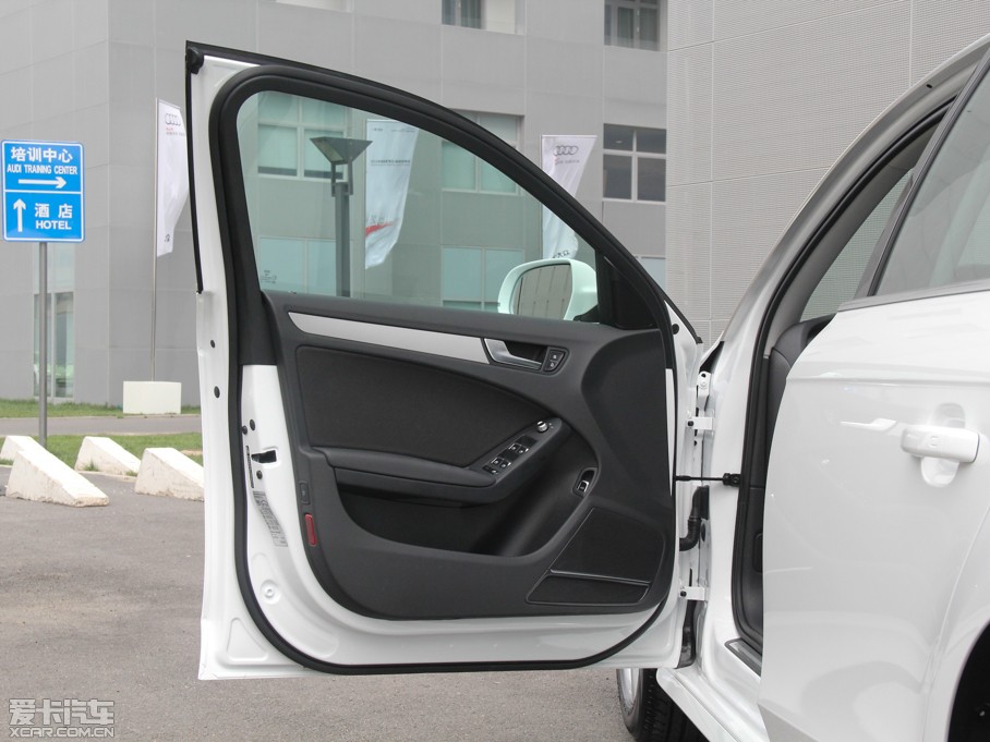 2015WA4L 30 TFSI Ԅm