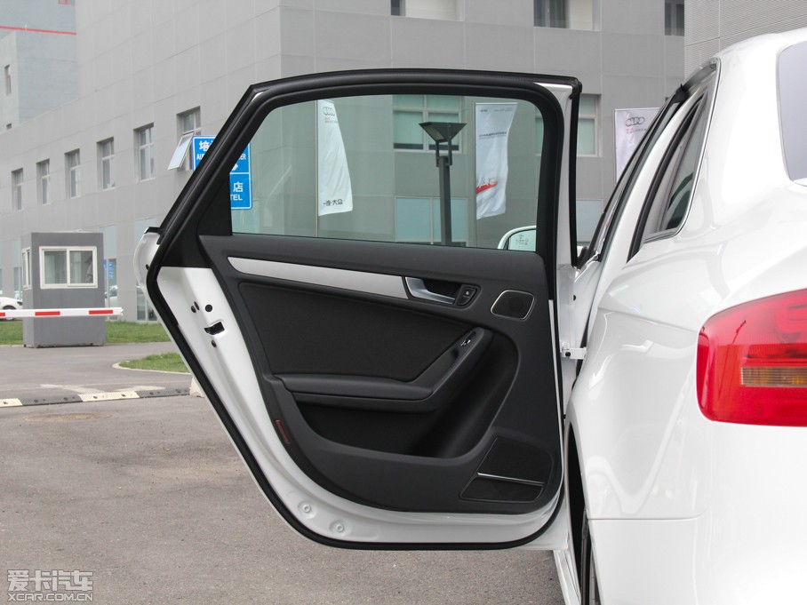 2015WA4L 30 TFSI Ԅm