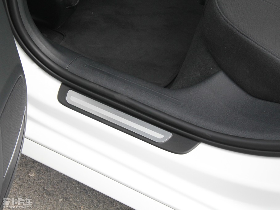 2015WA4L 30 TFSI Ԅm