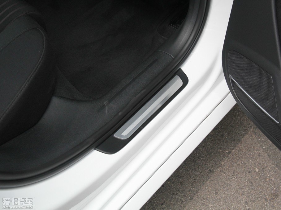 2015WA4L 30 TFSI Ԅm