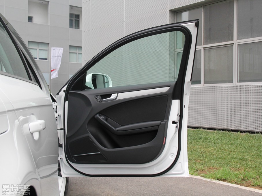 2015?yun)WA4L 30 TFSI Ԅ(dng)m