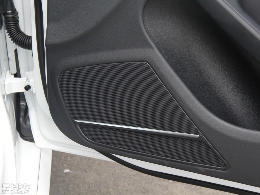 2015WA4L 30 TFSI Ԅm