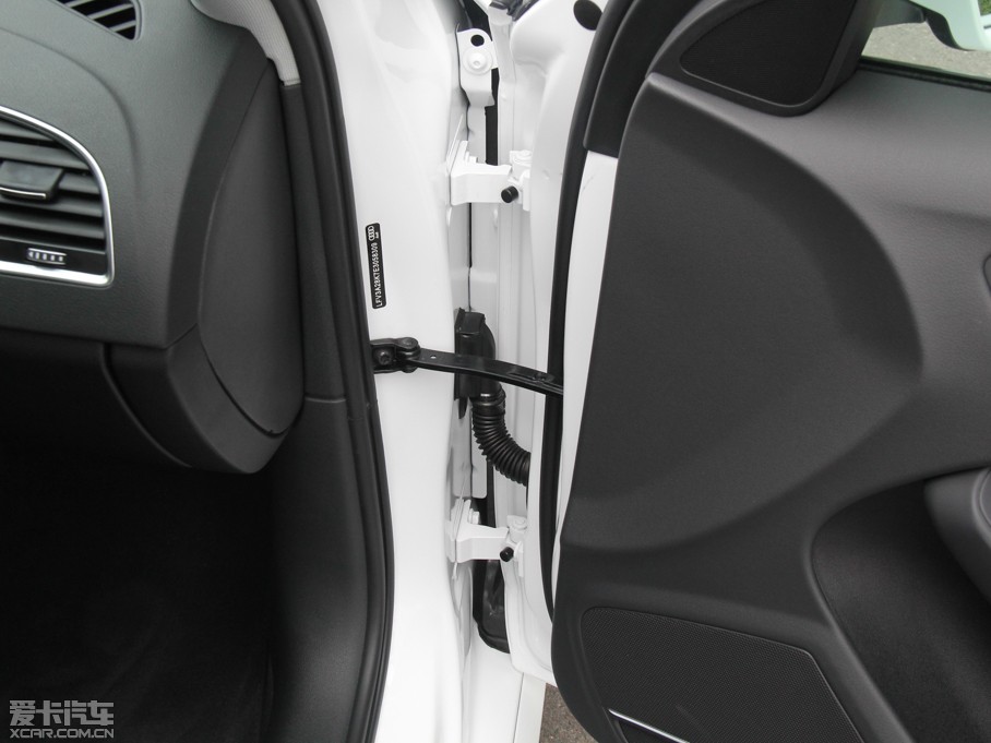 2015WA4L 30 TFSI Ԅm