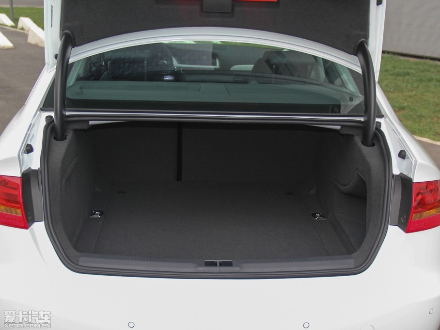 2015WA4L 30 TFSI Ԅm