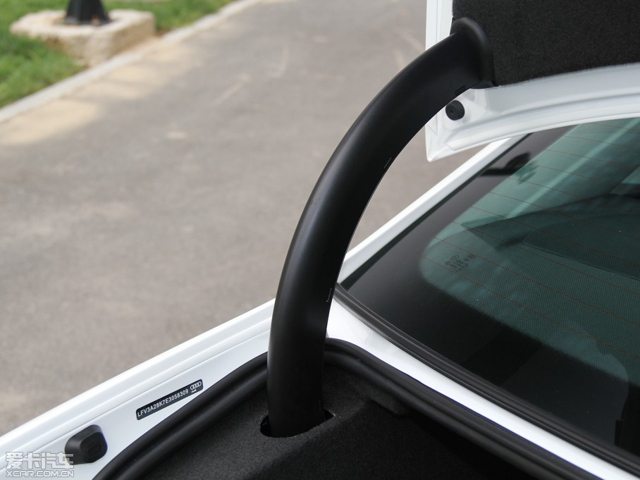 2015WA4L 30 TFSI Ԅm