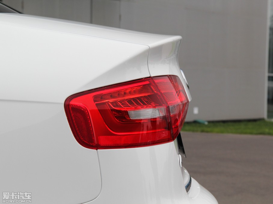 2015WA4L 35 TFSI ԄӼg