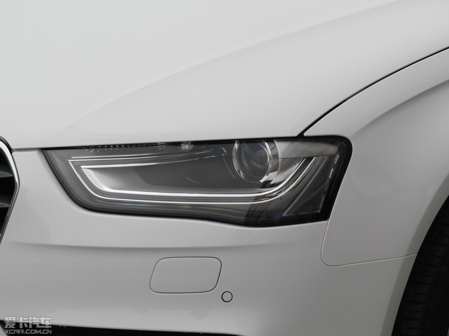 2015WA4L 35 TFSI ԄӼg