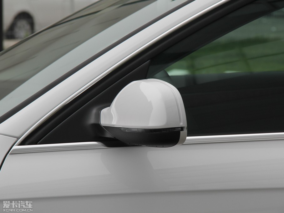 2015WA4L 35 TFSI ԄӼg