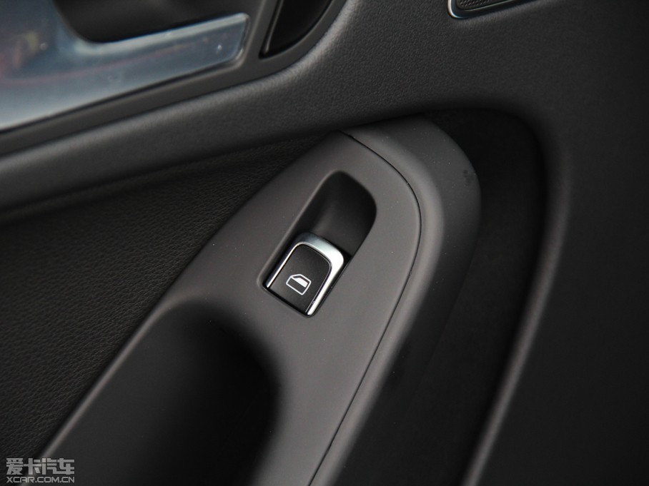 2015WA4L 35 TFSI ԄӼg