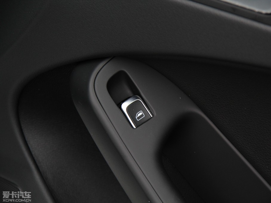 2015WA4L 35 TFSI ԄӼg