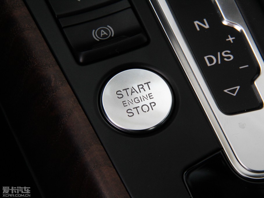 2015WA4L 35 TFSI ԄӼg