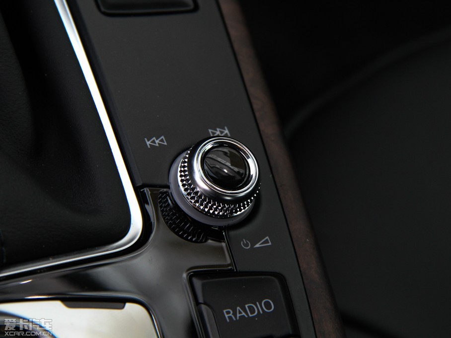 2015WA4L 35 TFSI ԄӼg