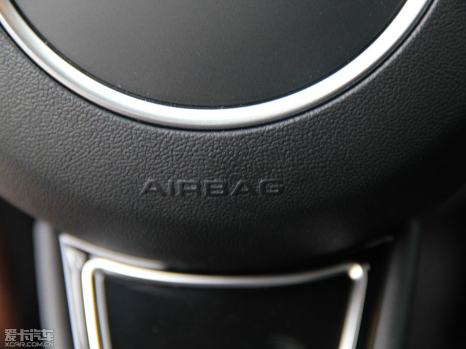 2015WA4L 35 TFSI ԄӼg