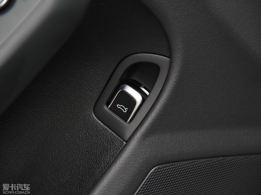 2015WA4L 35 TFSI ԄӼg