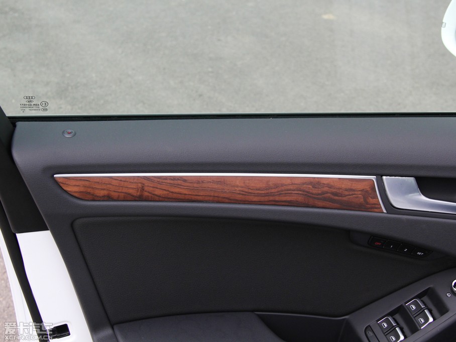 2015WA4L 35 TFSI ԄӼg